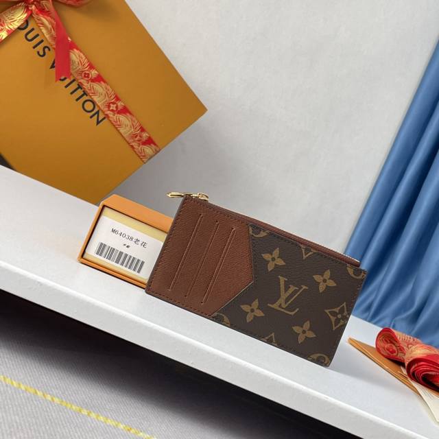 Overseas original M64038 monogram exclusive real shot. This coin card holder ma