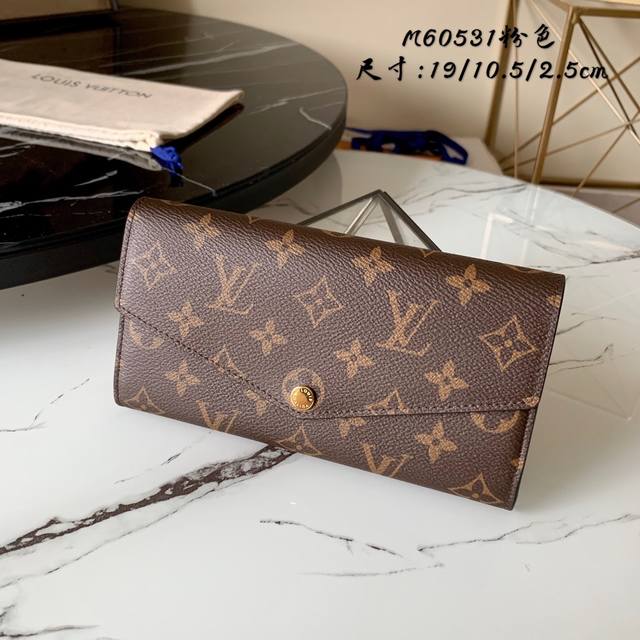 Factory P price top original M60531 pink This envelope wallet is made of elegant