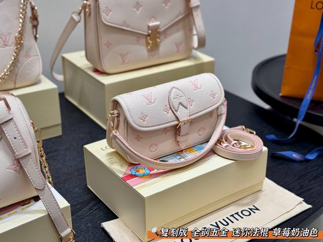 New folding gift box Replica version Size: 19*10Cm Lv Mini Diane baguette handb