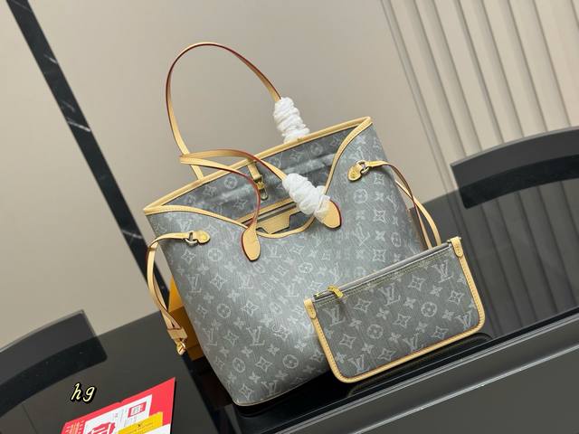 with folding box airplane box Size: 32 bottom * 28 height Cm Lv Neverfull mediu