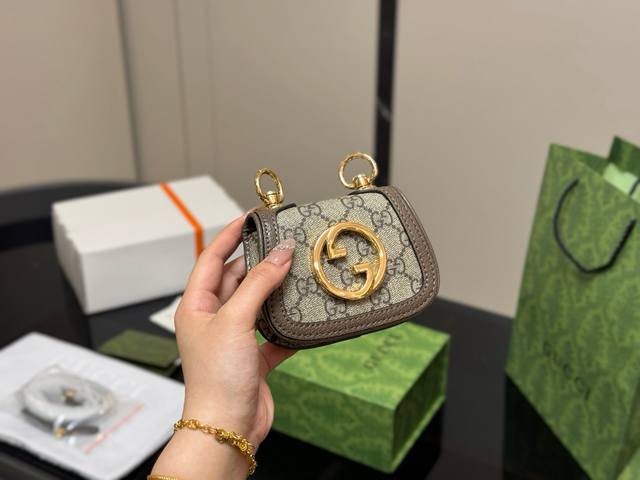 Folding box airplane box Gucci Blonedie shoulder bag Burning! This color combina