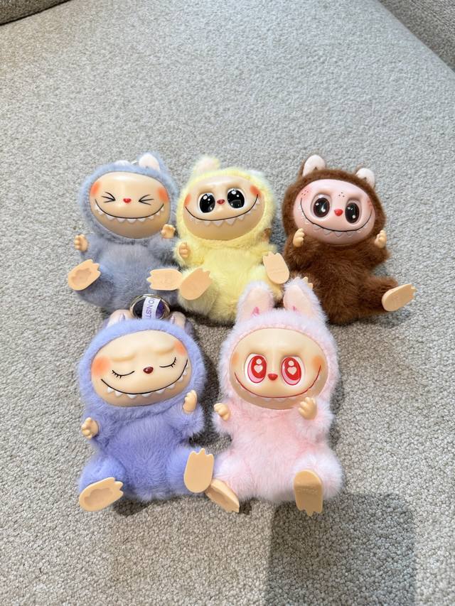 1:1 The replica Labubu pendant end box also has duplication!! The authentic blin