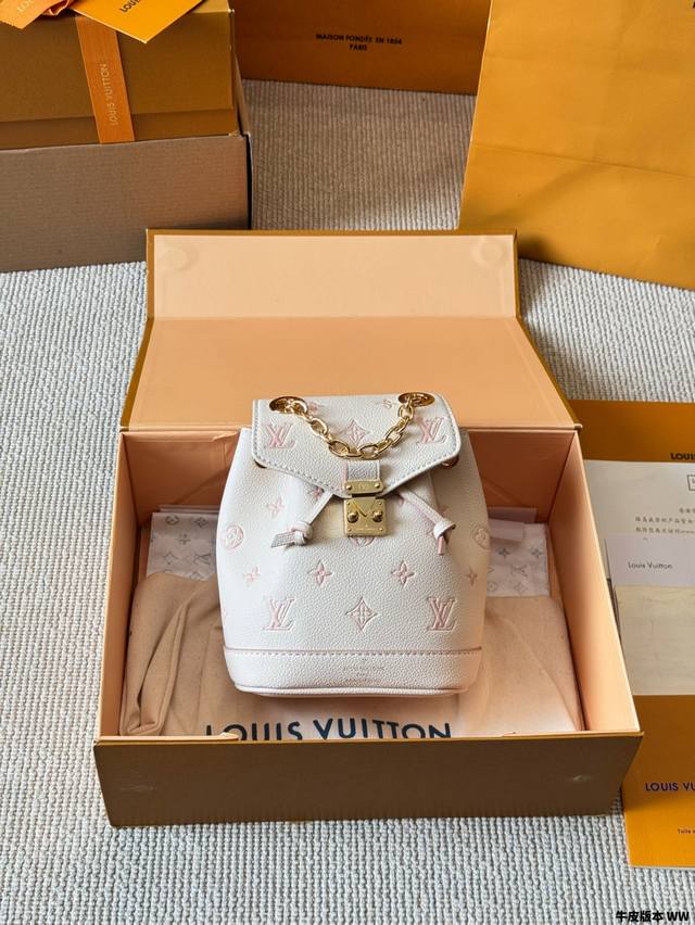 cowhide version Lv new pink Mini backpack, so gentle~ New cream strawberry Nano