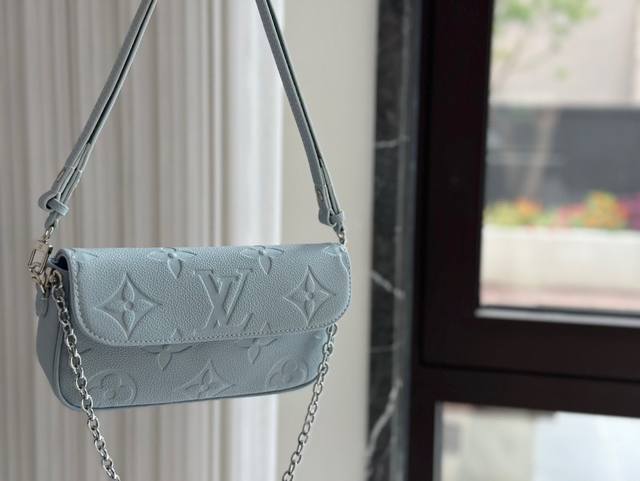 with box Size: 22*12Cm L blue Ivy Woc The real thing is so cute~Super suitable