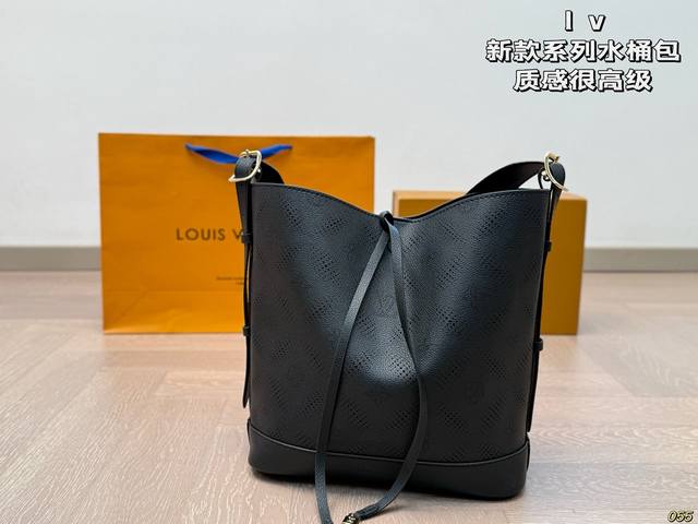 Lv bucket bag has a very high-end texture DDD. You will definitely get a lot of