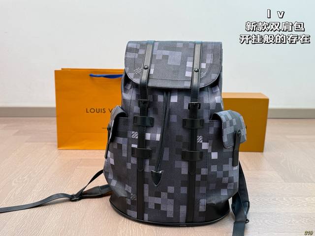 Lv new backpack is a cheating existence The bag is light and versatile Gives a f