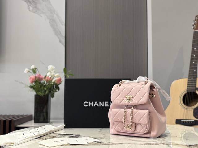 with boxSize: 18*20Cm Chanel Duma BackpackThe bag has a great texture! Light gol