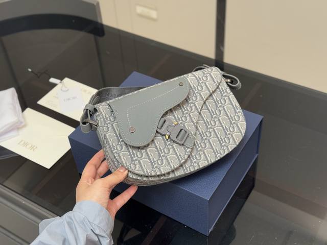 with box Size: 23.16Cm Dior Homme monogram messenger bag is really cool La ~ Si