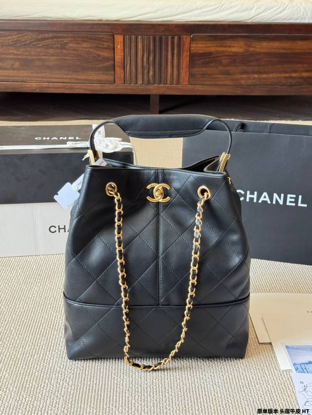 top-grade original cowhide High-end Handicraft Bucket Bag The focus of the Hand