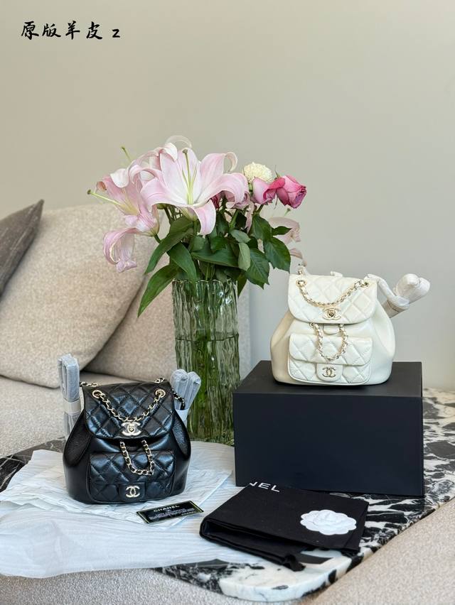 Chanel22A Snow White Duma Backpack I really love the Dumat+ from the Handicraft