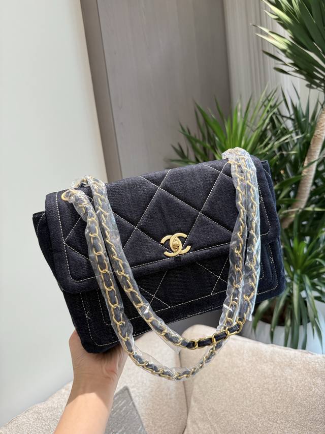 Chanel denim messenger bag 26cm without box DDD