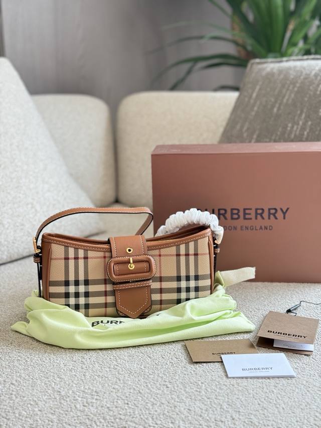 Your must-have bag for summer Burberry uses the Burberry brand's classic check