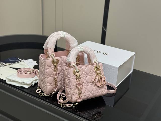 with folding box Size: 17cm 20cm High-quality version. Upgraded top-grade origi