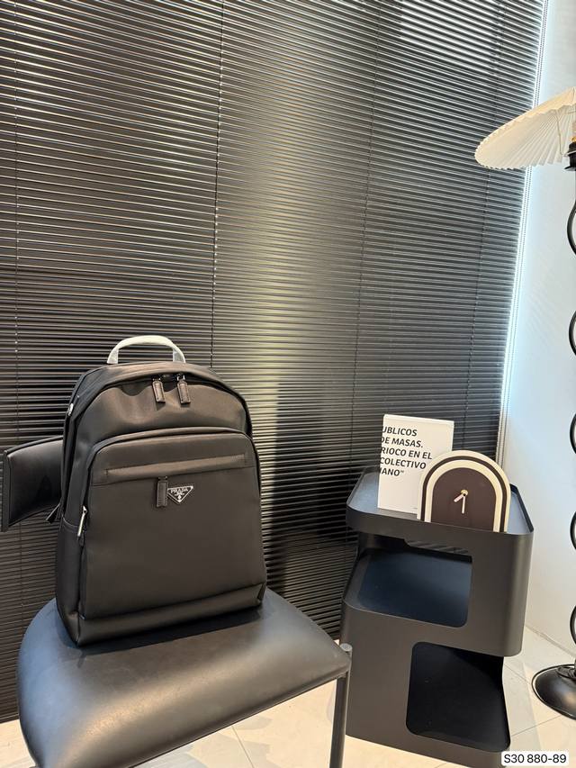 Prada new Prada backpack Large space, very practical First-class workmanship and