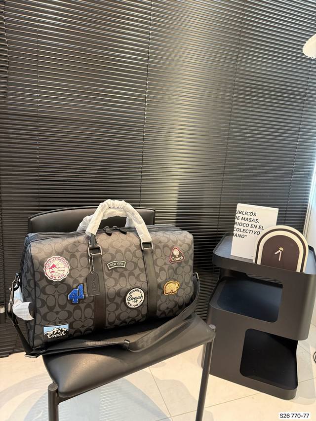 COACH travel bag Large capacity holiday travel essential One of the must-have it