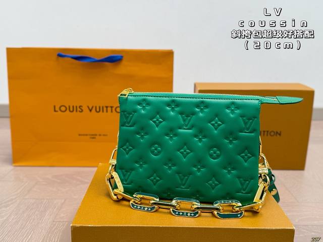 Lv Coussin crossbody bag Super easy to match Suitable for daily travel Jimei mus