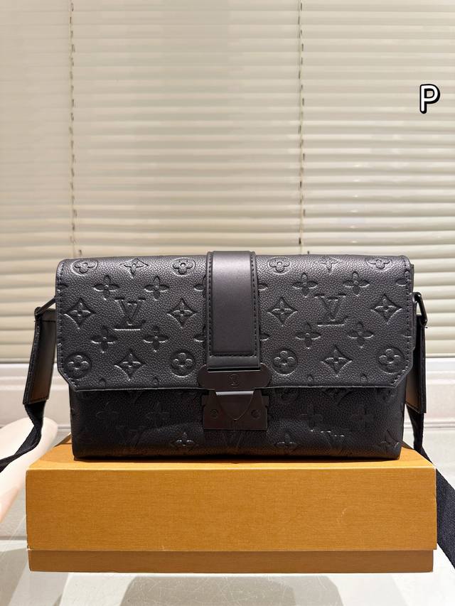 Gift box Men's bag sharing Lv shoulder bag Louisvuitton is very popular now. Thi
