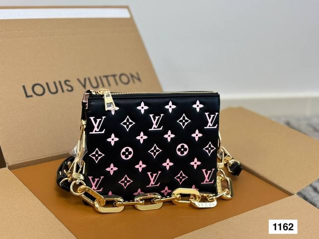 Full gift box Lv Coussin hug bag Cowhide version My favorite black and white Loo