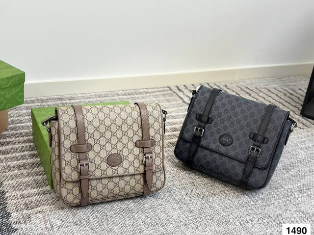 with box Kuqi crossbody bag is a timeless iconic product. This year's favorite
