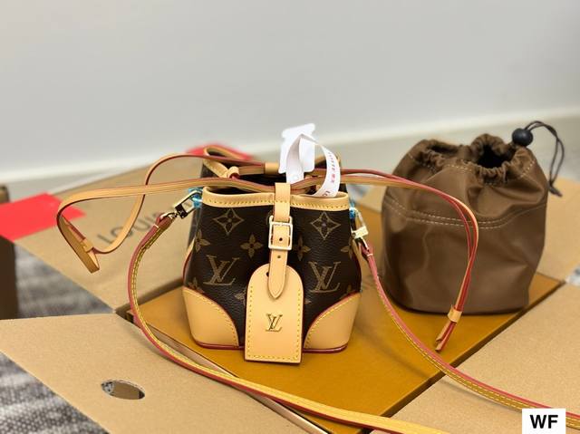 with airplane box folding box Ouyang Nana's same style Lv small siomai bag Mini