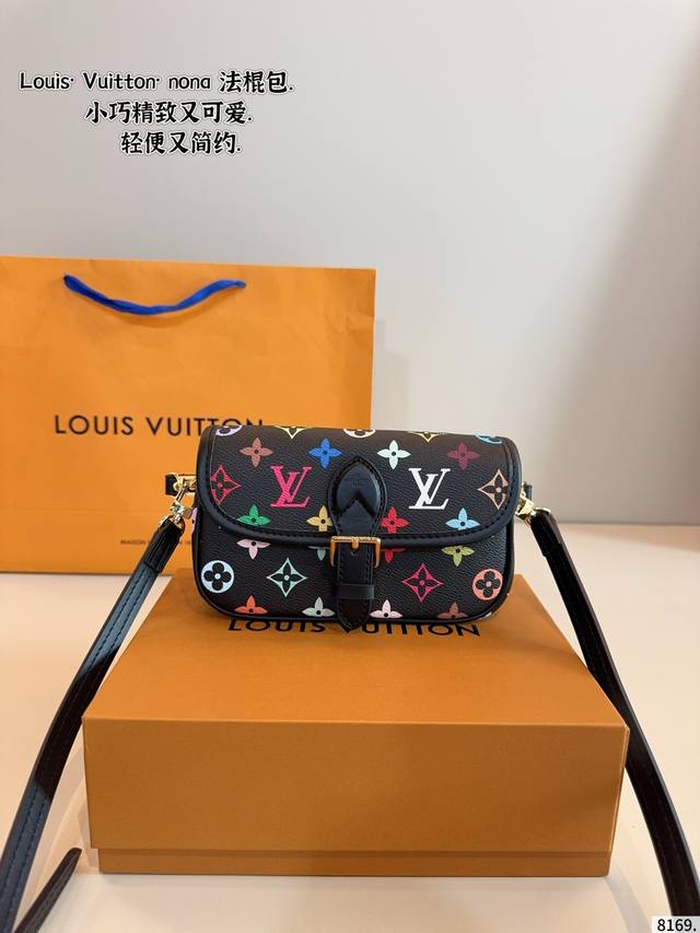 with gift box. Lv White tri-color new baguette small size is now available This