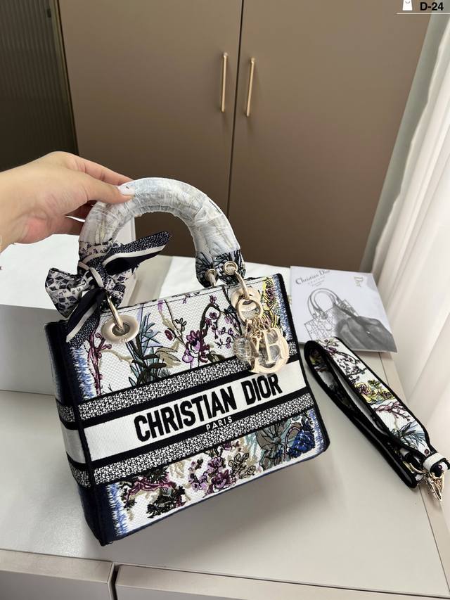 Dior Dior Embroidered Princess Diana Bag DDD