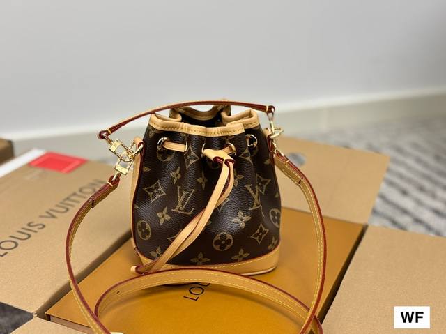 Lv New small bucket Nano Noe Does it look familiar? It looks a bit like the smal