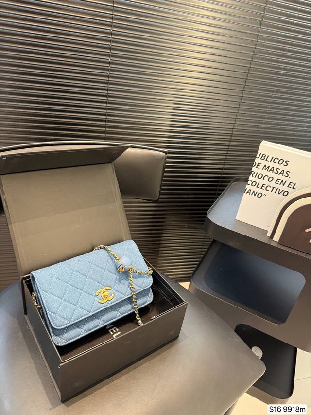 with folding box Chanel denim Golden Ball fortune bag Women are always attracte