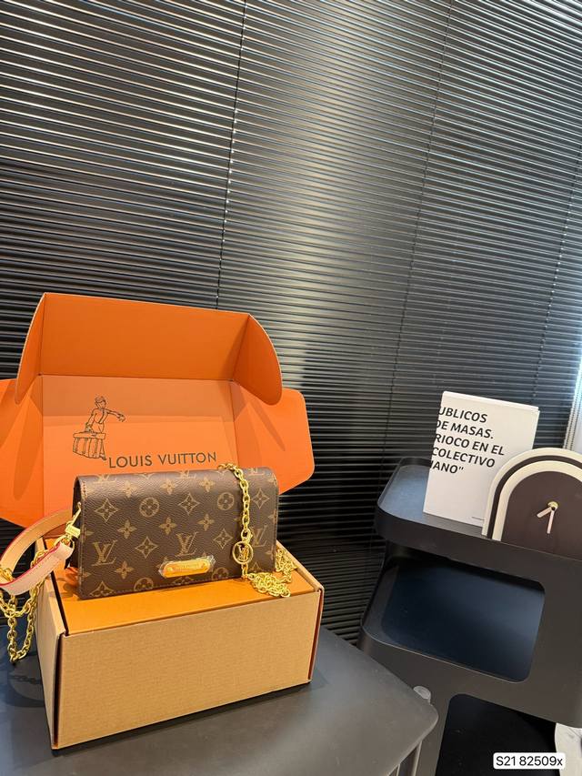 with airplane box folding box Lv New Wallet On Chain Lily Just launched in Augu