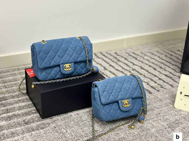 Chanel Denim Golden Ball Fat Man Women are always attracted by such small detail