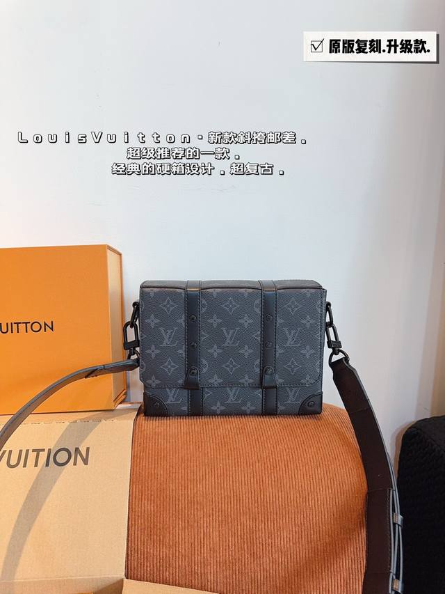 with gift box. Lv new high-end quality box messenger bag new Messenger men's ba