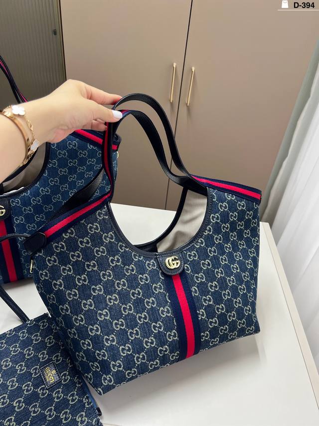 Small Gucci Cool Tote Bag is a versatile classic with closed eyes, retro and adv