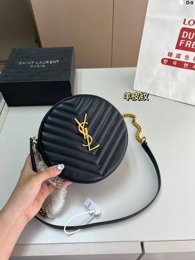 Ysl Saint Laurent small round bag The round bag is so beautiful that the chain i