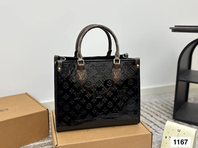 microfiber lining, original counter flower Lv jungle hot mom bag Onthego The va