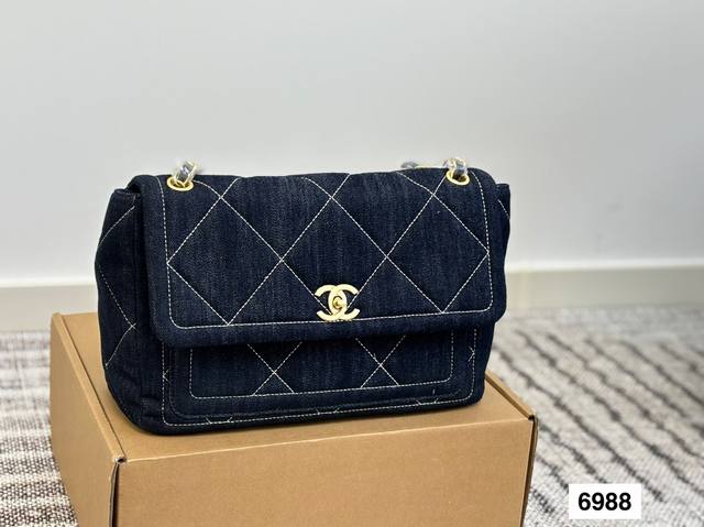Chanel denim chain bag Simple and versatile with high appearance First choice f