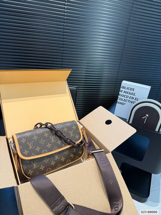with airplane box folding box Lv square bag This bag is really simple and looks