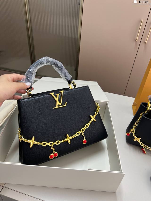 BigLv Louis Vuitton super versatile handbag, hand-held crossbody super practical