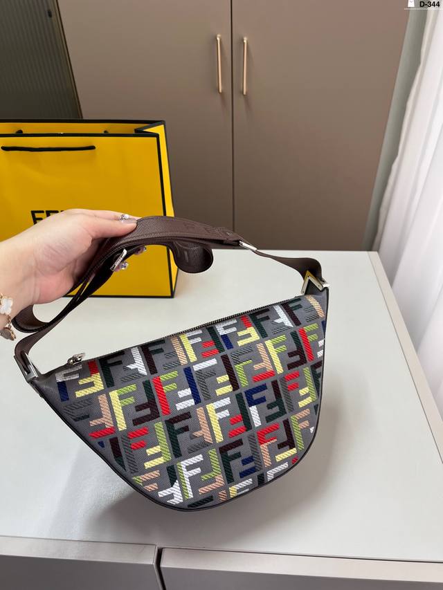 Fendi Melon handbag men's underarm bag can be cross-body or one-shoulder, very c
