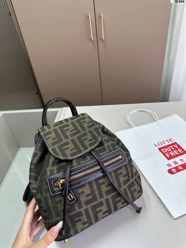 Fendi Fendi old flower backpack Practical and cute, light weight Small upper bod