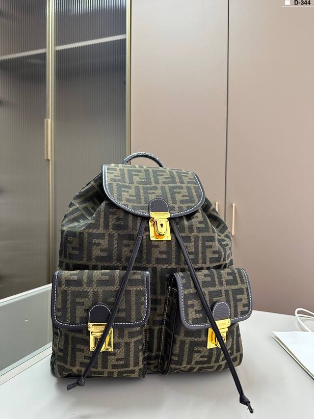 Fendi Fendi backpack Very fashionable and highly recognizable A must-have for tr