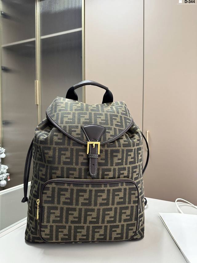 Fendi Fendi backpack Very fashionable and highly recognizable A must-have for tr