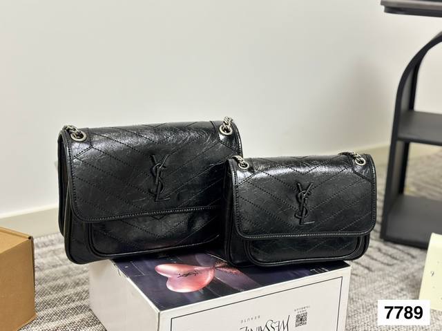 Large and small sizes with airplane box folding box The Saint Laurent messenger
