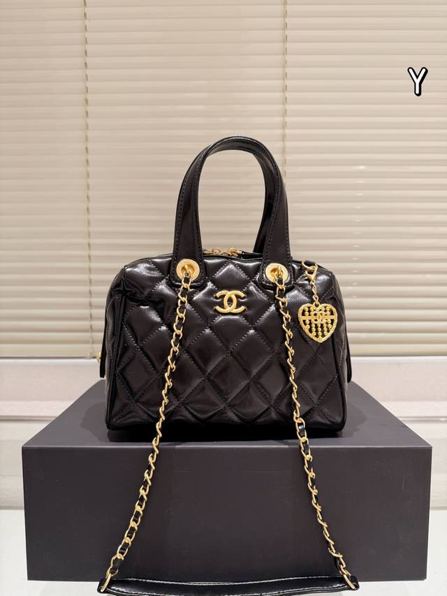 Cowhide version Chanel ~ 25A Black Gold Pleated Wax Cowhide Handbag Bowling Bag