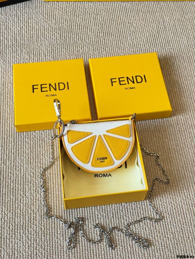 cowhide version Fendi summer style The retro feel comes from the collision of de
