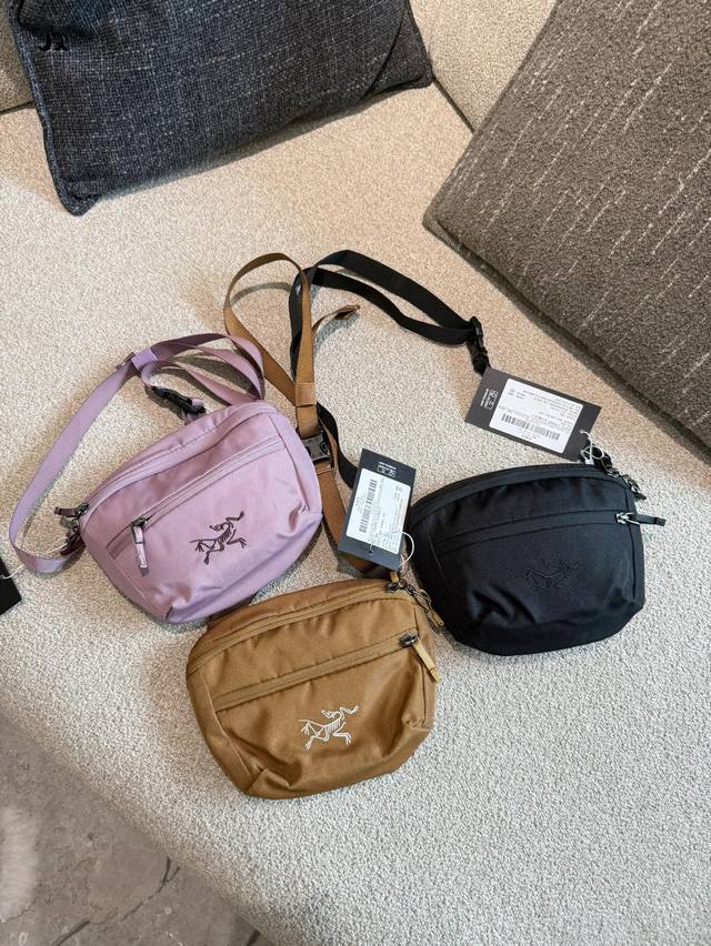 Arc'teryx Mantis 2 Arc'teryx embroidered shoulder bag Arc'teryx Mantis 2 embroid