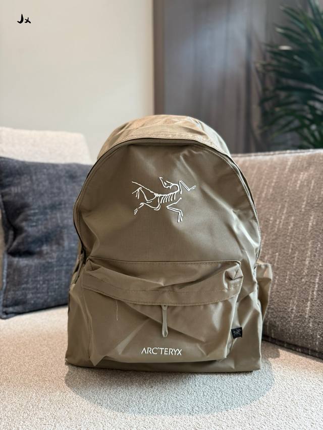 Arc'teryx backpackWaterproof and lightweightQuick-drying fabricUltra-light and b