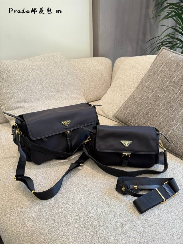 Everyone is pushing Prada's bags Prada's new nylon series Explore messenger bag