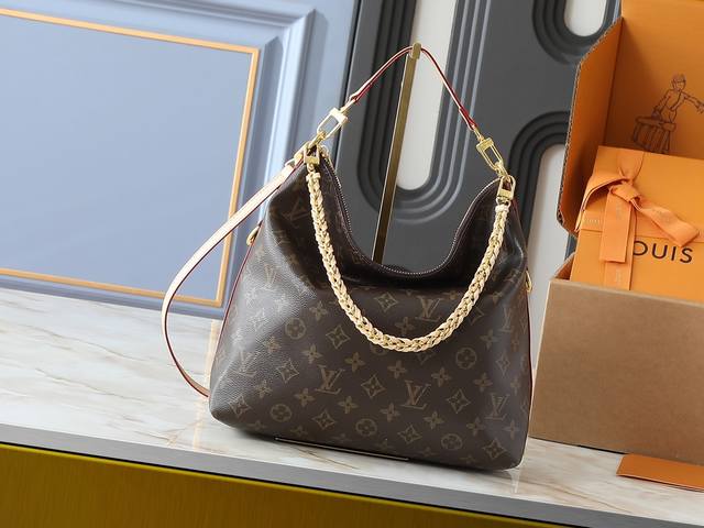 Upgraded original M46213 latest catwalk size: 26 x 28 x 9.5 length x height x s