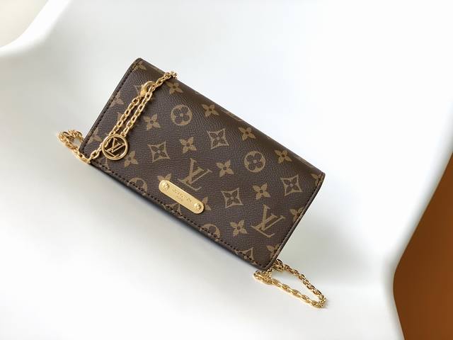 Factory Price M82509 Top-grade original Lily Wallet On Chain handbag is cut int