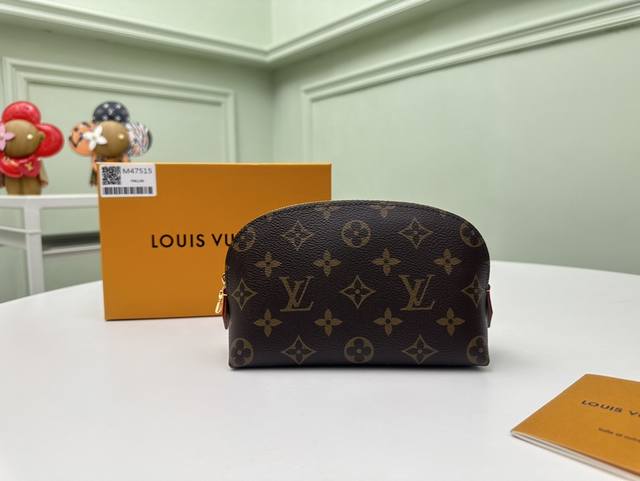Factory Price Top Original M47515 Small Cosmetic Bag This small cosmetic bag is